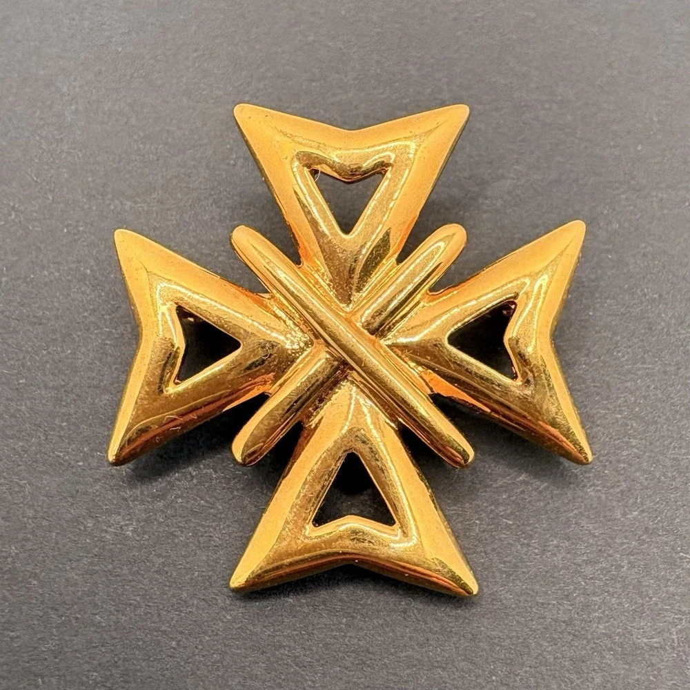 Vintage‎ Napier Maltese Cross Gold Tone Shiny Brooch Classic Glam